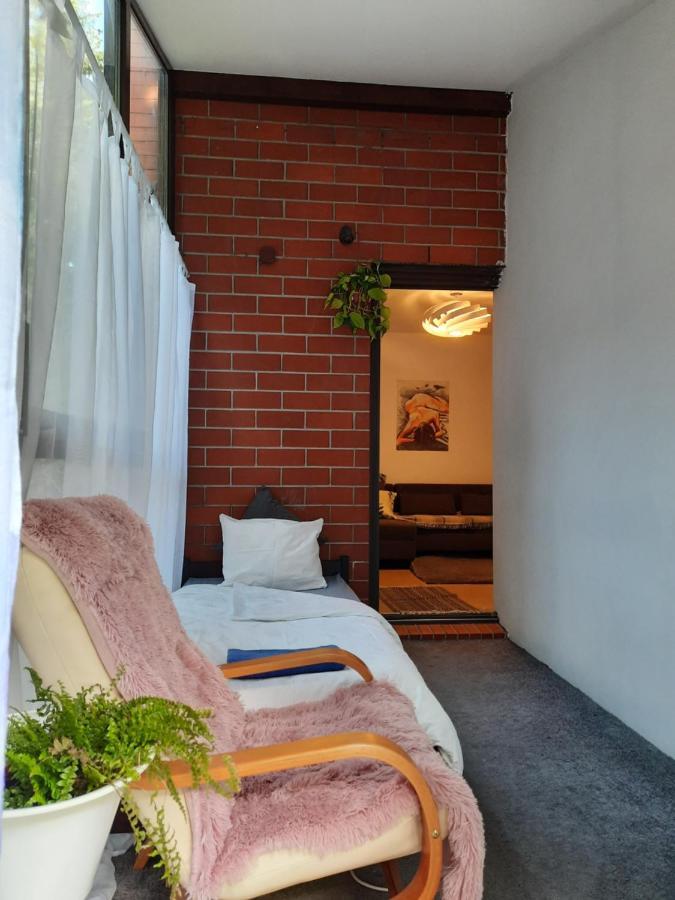 Ochota Forest Guest House ワルシャワ エクステリア 写真